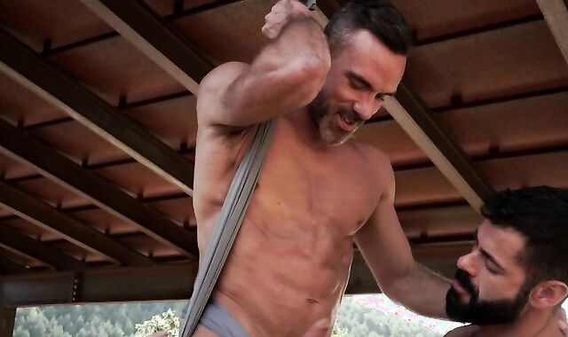 Trio Acrobat Bangers