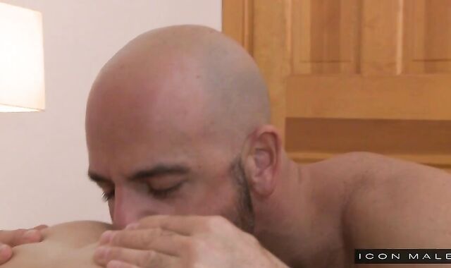 His Stepson's superlatively pretty Friend_03