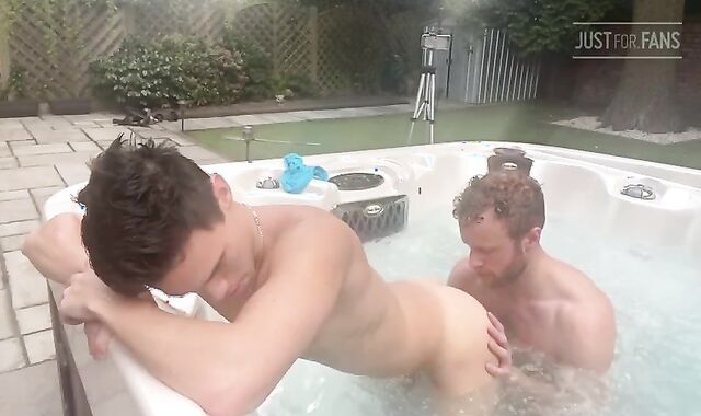 Hottub tear up Machine