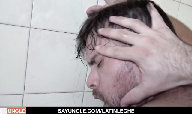 'Latino Renovator Inhales man sausage As additional Service'