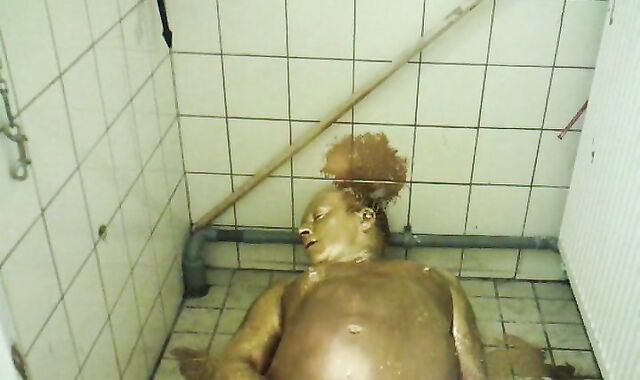 Golden  Clyster Bodypaint villein Gerard