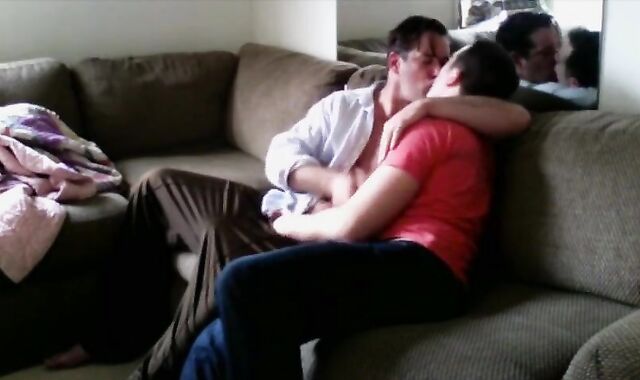 pummel Covert webcam