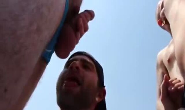 bare hook-up Near The Beach