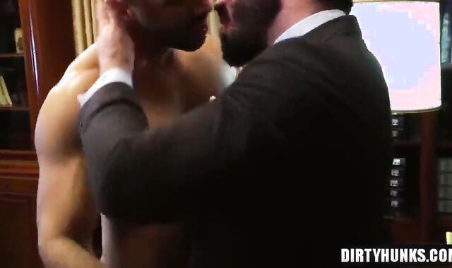 Jessy Ares hefty Manager Plower