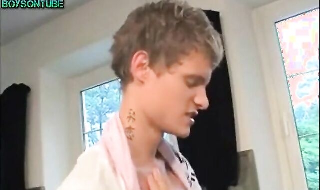 Platinum-Blonde lads sans a condom Hump In A Classroom