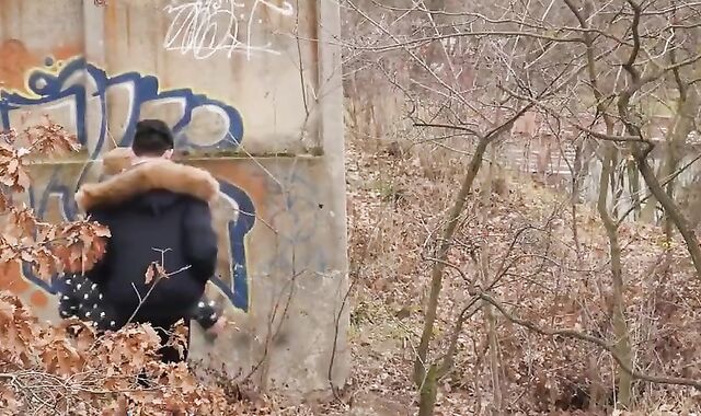 2 teenagers Have joy After College