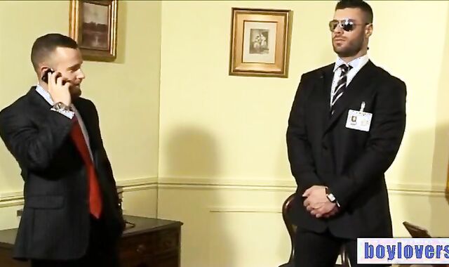 Bodyguard pulverizing Officer fellow