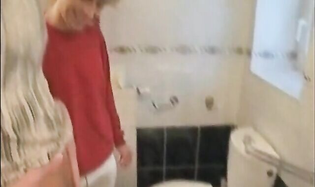 youngsters moist Motel.