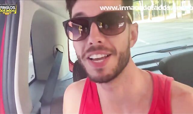 Rafael Mieto – FETICHES – CHUPANDO ROLAS NO CARRO