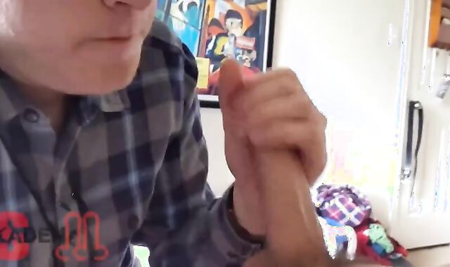 Skaden Acquires gullet Used By Strung Up chap Next Door