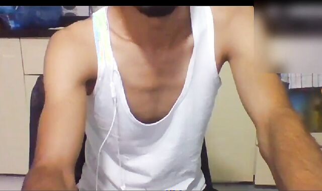 lewd heterosexual Turkish Hotie