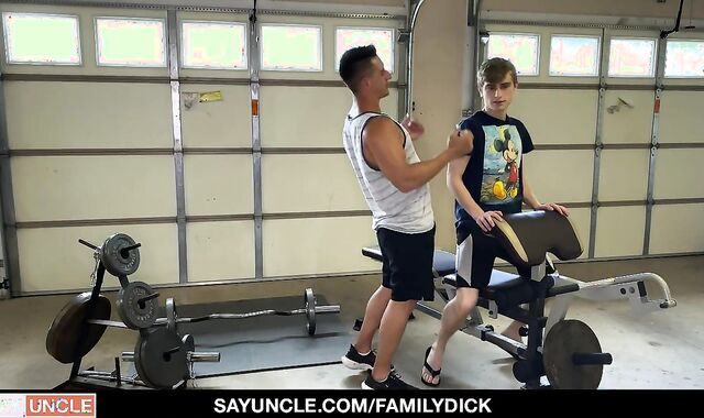 bulky stud fucks Jason Abarth