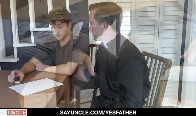 Taylor Reign gargles Parent Parker