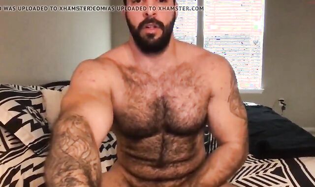 I ENJOY THIS SUPERBE Unshaved Muscle guy