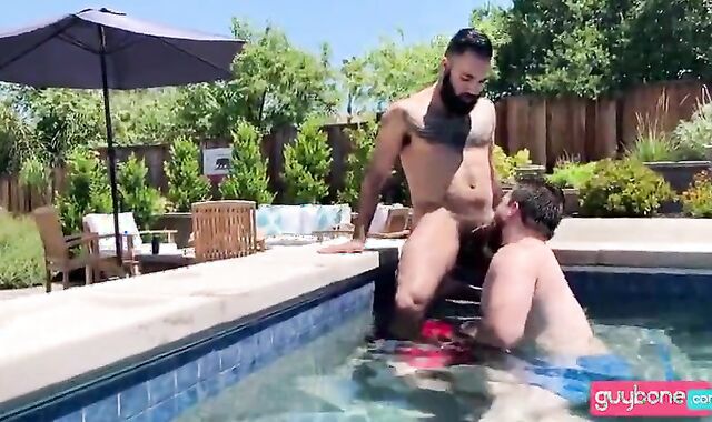 Zaddy bonks Cubby in nature's clothing