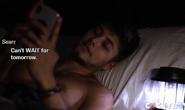 Lips together, six Soles Apart