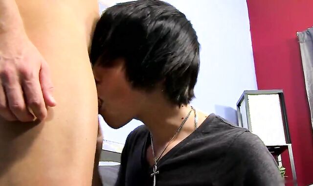 Mitch Vaughn porks Tyler