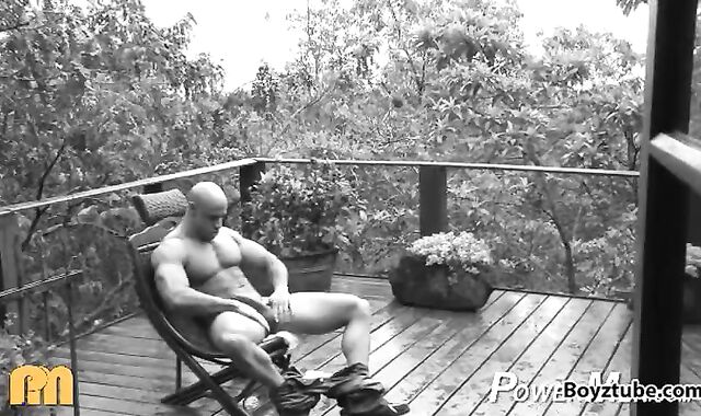Muscle Fondle