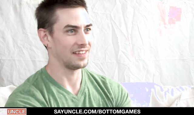 Winner Wedges hard ten-Pounder Inwards His Buddys pucker