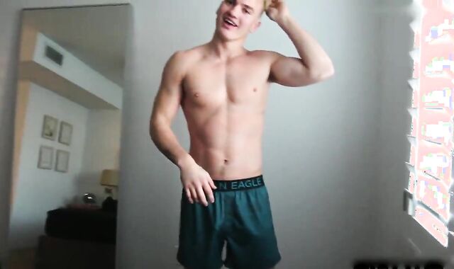 Muscle Beach Arse Jackson Knight Jacks Off