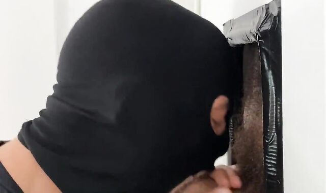 31yo Presents Me To His humongous penis