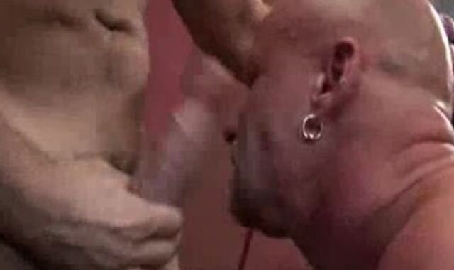 Brad Mcquire Uses A Muscle Bottom