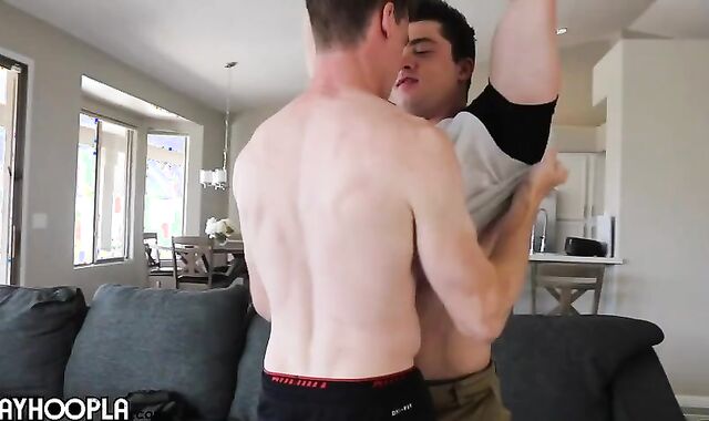 young BOdybuilder gets smashed By immense spunk-pump (impaler-sock pulverize)