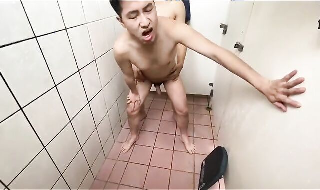 公眾泳池淋浴間