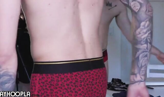 youngsters Enjoy To strike