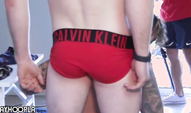 youngsters Enjoy To strike