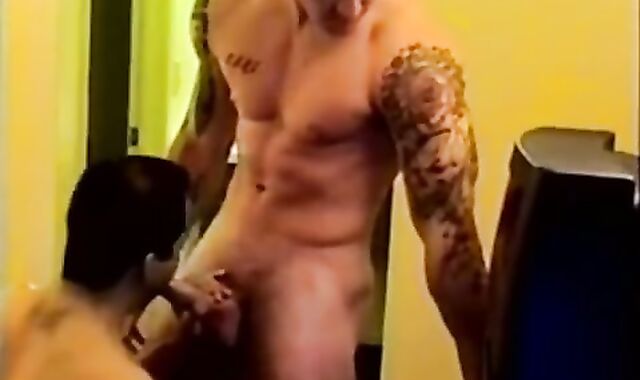 Stri Marine fellatio