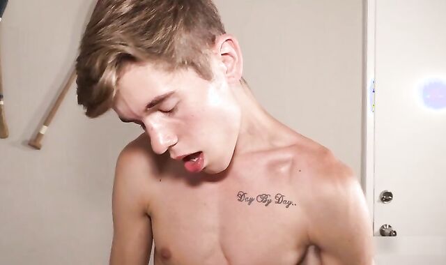 LucaVisconti - BEACH DONKS five (Keagan, Levi & Johnny threeway BB)