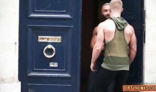 Good pulverize In Paris FLIPFUCK