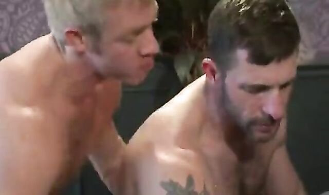 Golden Showers vid gig Part three