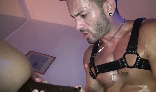 Thiago S Knuckle Academy