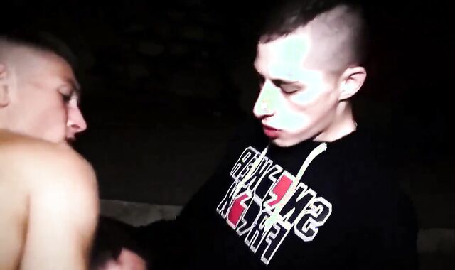 humid 3 Way outdoors