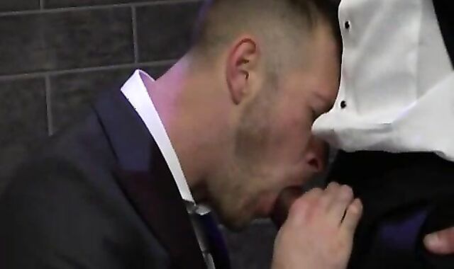 In The shower - Rogan Richards bonks Paul Wagner