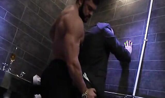 In The shower - Rogan Richards bonks Paul Wagner