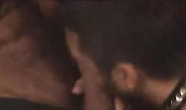 2 Mann Leather - Muscle In Bar