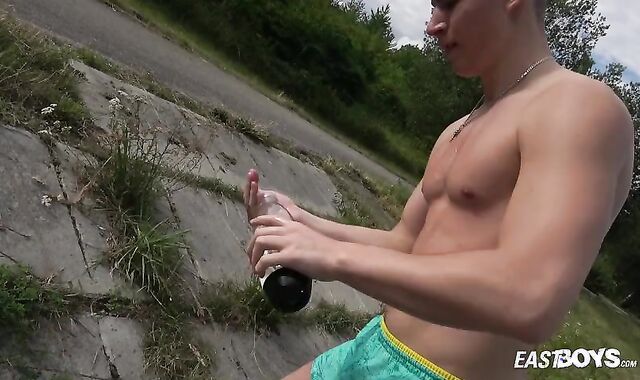 Jonathan Hicks hand job