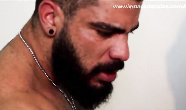 Irmaos Dotados O Padrastro Armou Para Fuder O Entiado