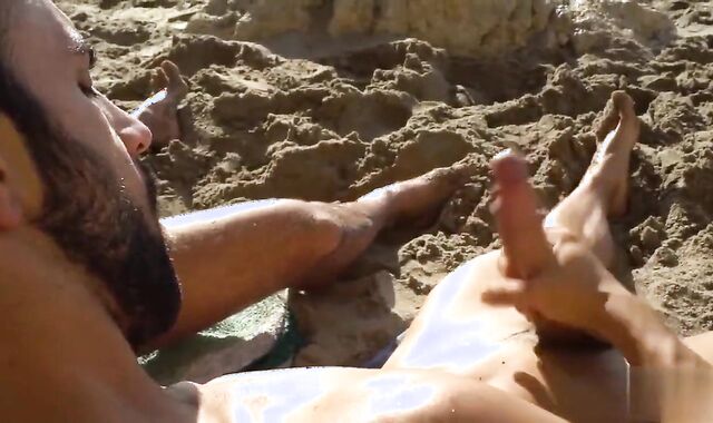 homies Share A crazy Time At The Beach