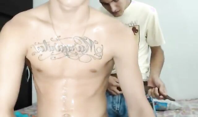 XXL ten-Pounder Latino nails His homie On webcam