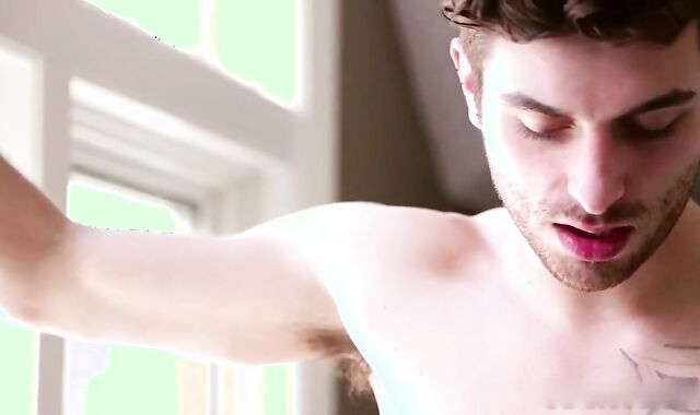 Justin Matthews pulverizes Dillon Rossi