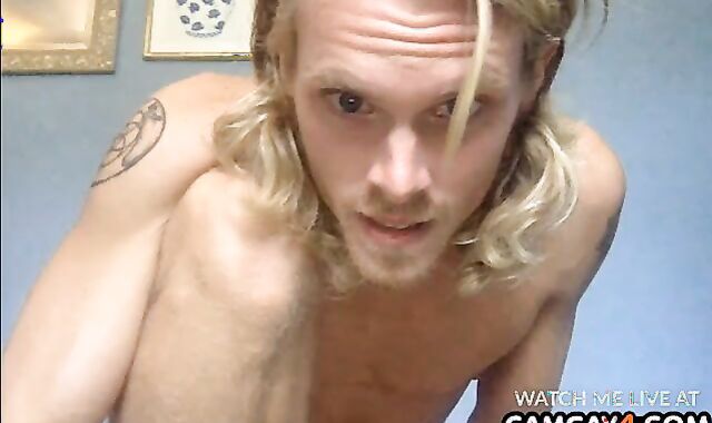 Blonde youngster Flashing His stiffy In Live