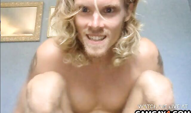 Blonde youngster Flashing His stiffy In Live