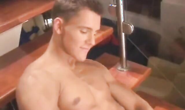 [GVC 219] Otter Is Stroking On The Stairs