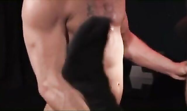Muscle lad acquires Shafted