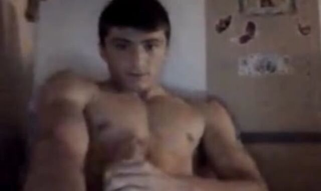 Albanian teenie With Monster ten-Pounder Finishes Off On web cam