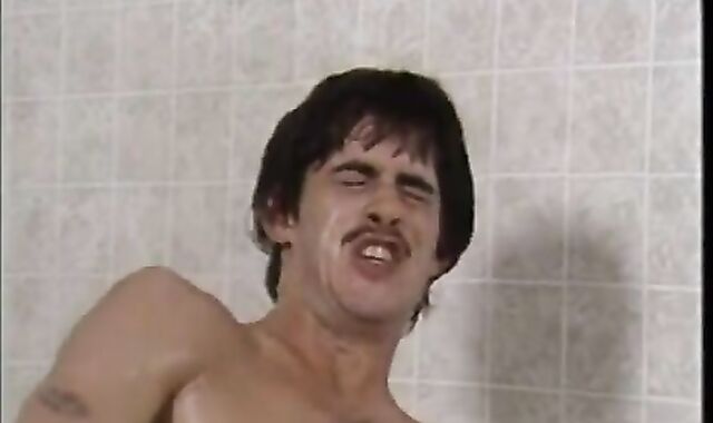 Jail Douche BB DOUBLE PENETRATION